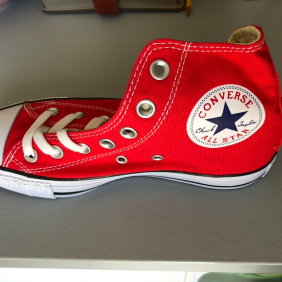 Red  Converse All Stars - Picture 2 of 3